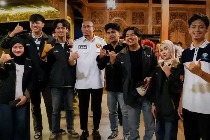 Andre Rosiade Siapkan 10 Bus Gratis untuk Mahasiswa Minang