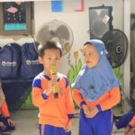 bank-mandiri-bagikan-ribuan-paket-buku-lewat-“mandiri-peduli-sekolah”
