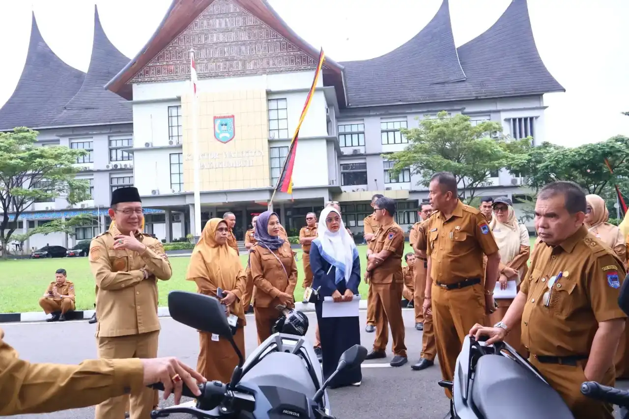 Wali Kota Payakumbuh Periksa Armada Dinas dan Administrasinya
