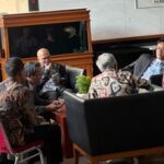 rupiah-tembus-rp17.500,-purbaya-gelar-rapat-dadakan-di-lobi-kemenkeu