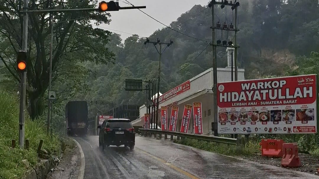 Pemprov Sumbar Tegur Bangunan Warkop di Lembah Anai