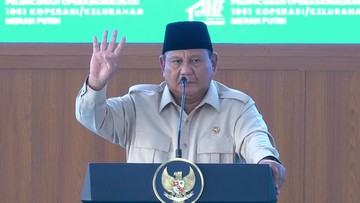 Prabowo Salurkan Kredit Murah Lewat Koperasi Desa