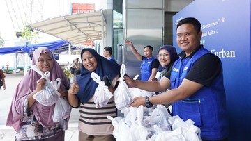 PNM Perkuat Kepedulian Sosial Melalui Penyaluran Hewan Kurban Serentak