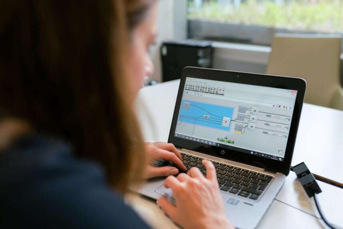 DPR Dorong Revisi UU Desain Industri Hadapi Era Digital
