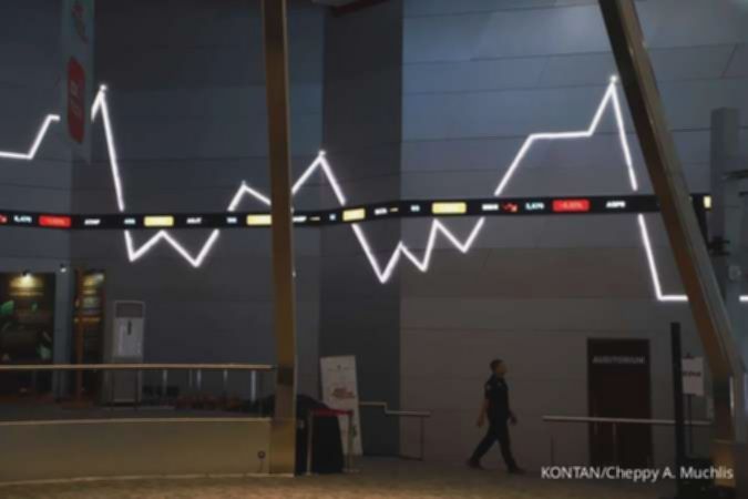 IHSG Tertekan Sentimen Domestik, Investor Perlu Lebih Selektif Memilih Saham