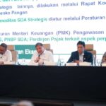 Menteri Koordinator Bidang Perekonomian Airlangga Hartarto pada Konferensi Pers terkait Persiapan Operasional PT Danantara Sumberdaya Indonesia (DSI) di Wisma Danantara Jakarta, Minggu (31/5).