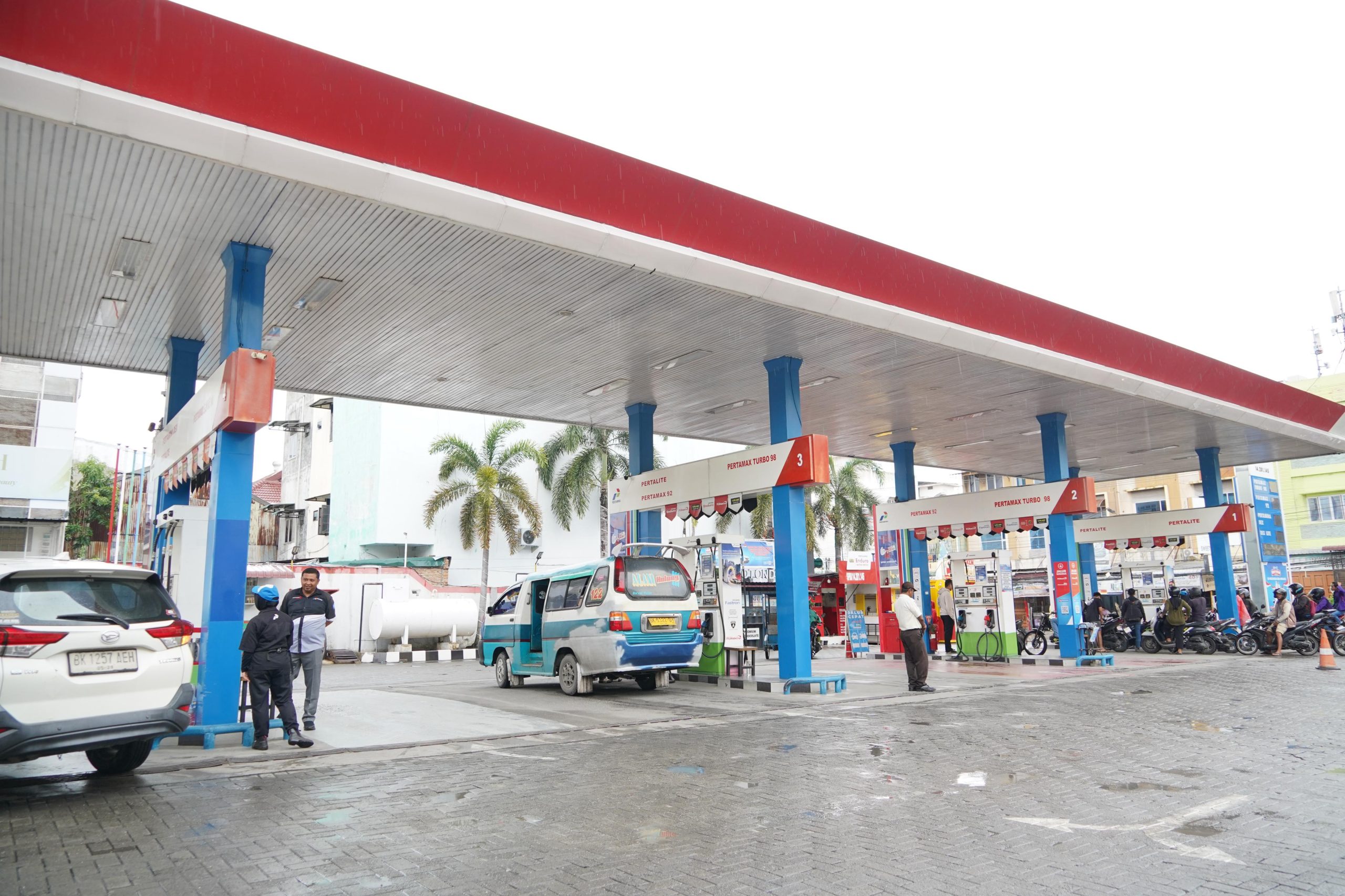 Pertamina Turunkan Harga BBM Nonsubsidi di Sumatera Barat