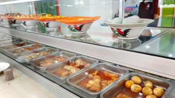 Siasat Pedagang Warteg Menjaga Harga di Tengah Kenaikan Bahan