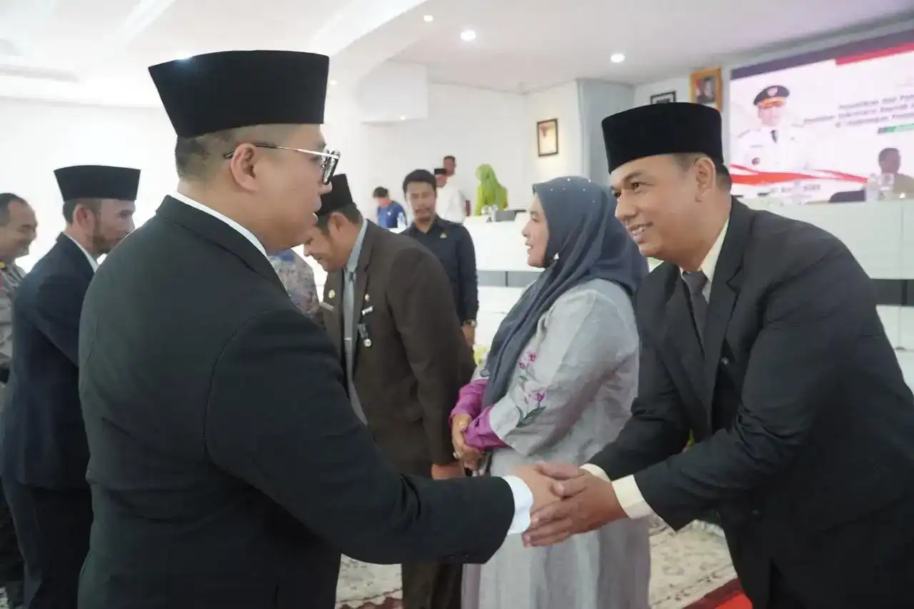 Wali Kota Padang Panjang Lantik Penjabat Sekda dan Pejabat Baru