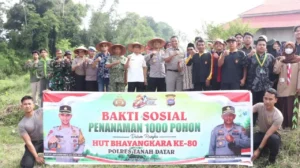 Polres Tanah Datar Tanam Seribu Pohon Cegah Banjir Bandang