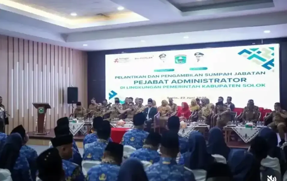 Bupati Solok Lantik 59 Pejabat Administrator Tingkatkan Kinerja Birokrasi
