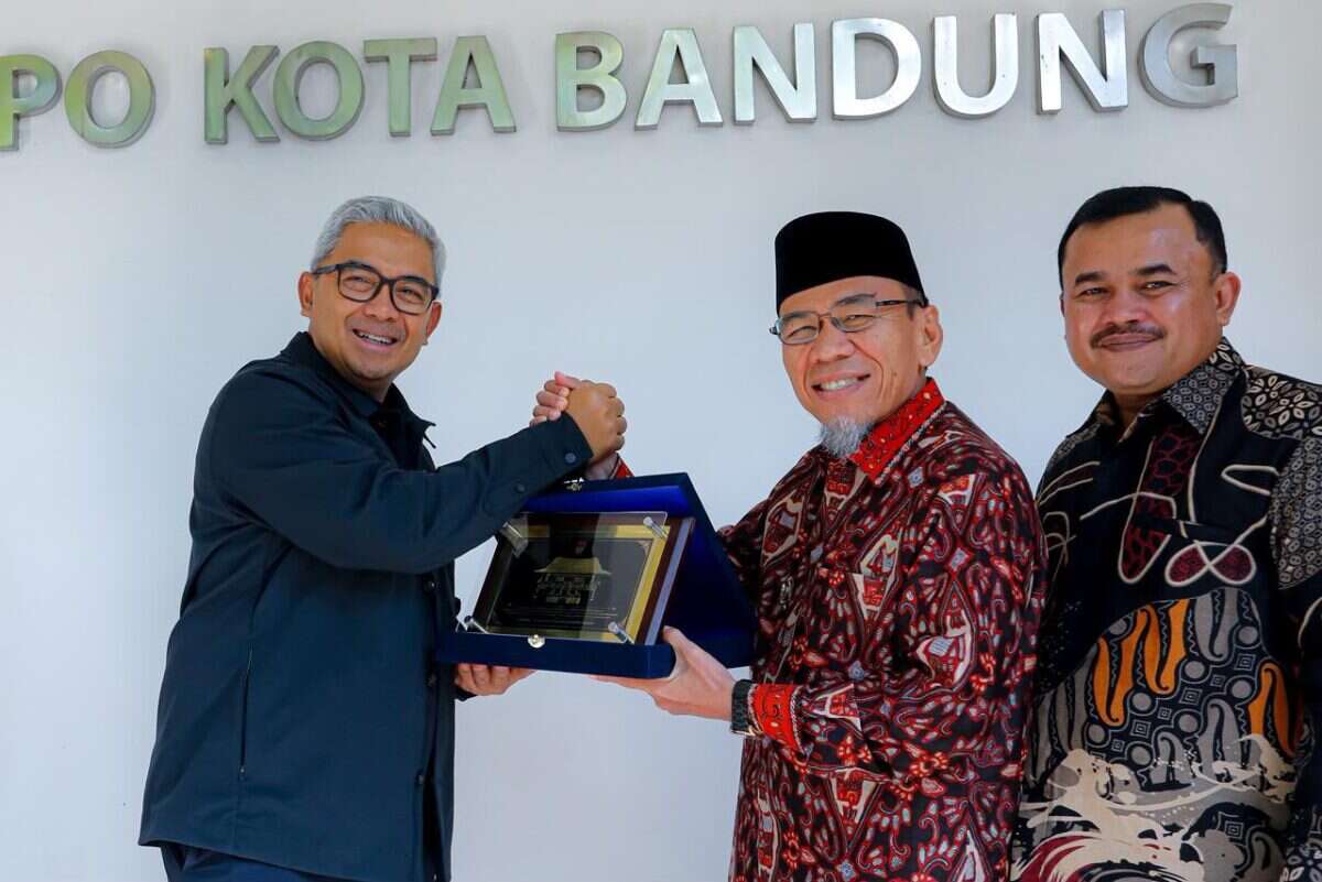 Pemko Padang Adopsi Sistem Parkir Digital Kota Bandung
