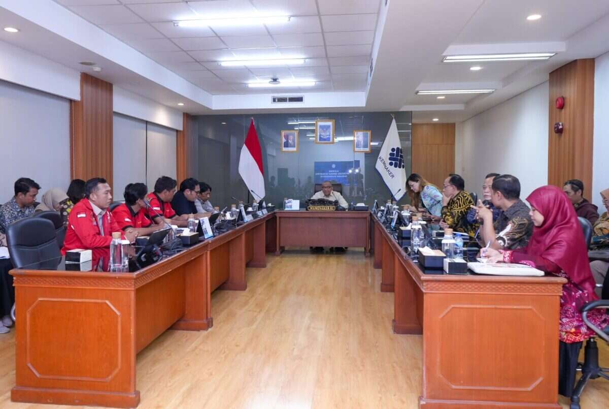 Wamenaker Ajak Serikat Pekerja Berdialog Sempurnakan Regulasi Ketenagakerjaan