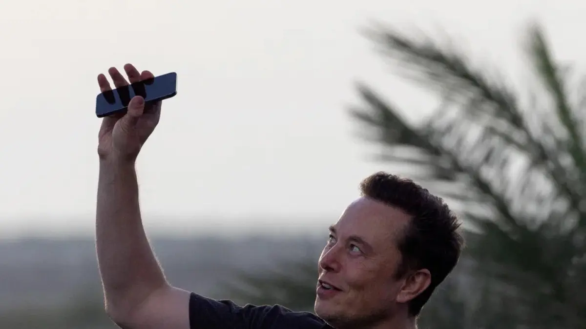 SpaceX Melantai di Bursa, Elon Musk Resmi Jadi Triliuner Pertama