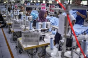 Vietnam dan Filipina Naik Kelas, Ekonom Soroti Pelemahan Indeks Manufaktur