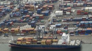 Defisit Neraca Perdagangan Akhiri Rekor Surplus Indonesia