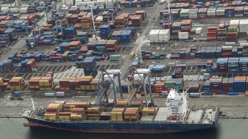 Defisit Neraca Perdagangan Akhiri Rekor Surplus Indonesia