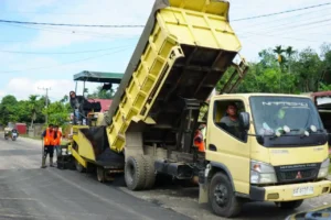 Pemkab Dharmasraya Rampungkan Rehabilitasi Jalan Simpang Koto Agung