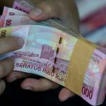 rupiah-tembus-rp18.011-per-dolar-as-siang-ini