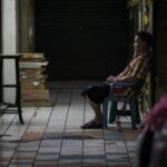 ongkos-jaga-rupiah:-benarkah-bunga-tinggi-mulai-cekik-industri-dan-umkm?