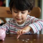 tips-praktis-orang-tua-kenalkan-menabung-dan-investasi-ke-anak