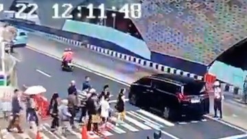 WIKA Bela Satpam yang Tegur Pengemudi Alphard Terobos Lampu