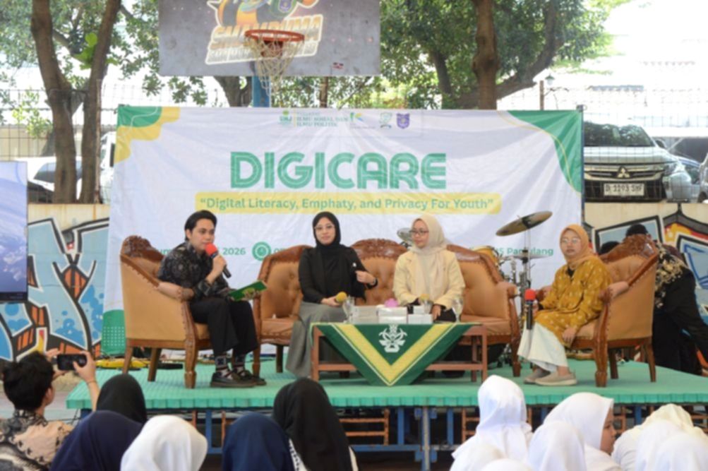 Dosen dan Mahasiswa Ilkom UMJ Tingkatkan Literasi Digital Siswa DIGICARE