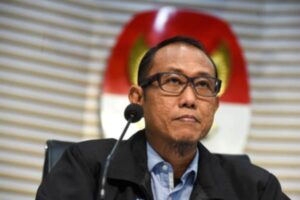 KPK Minta Raja Juli Antoni Laporkan Dugaan Gratifikasi Amplop
