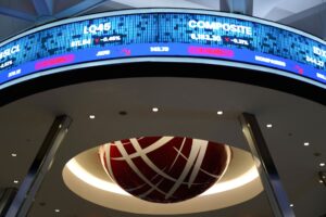 Asing Lepas Saham Rp 80 Triliun, Kapan Capital Outflow Mereda?