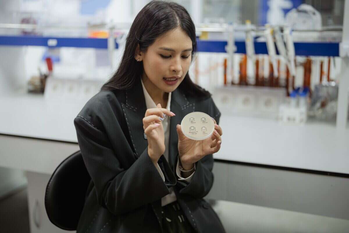 Maudy Ayunda Kembangkan Inovasi Skincare Berbasis Riset Bersama ITB