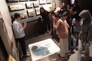 Bank DBS Indonesia Ajak Anak Komunitas Pemulung Jelajahi Museum
