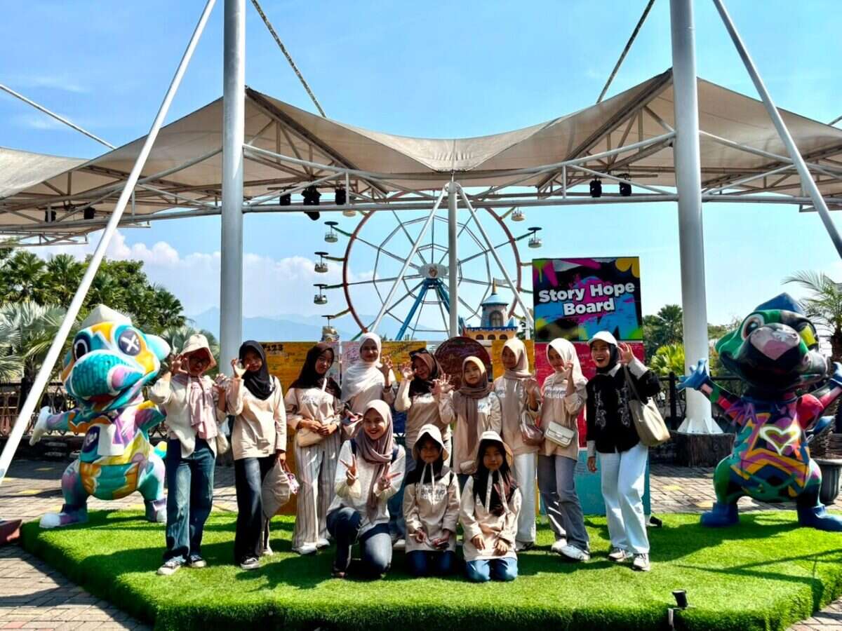 BSI Maslahat Ajak Anak Yatim Berwisata Edukasi di Semarang