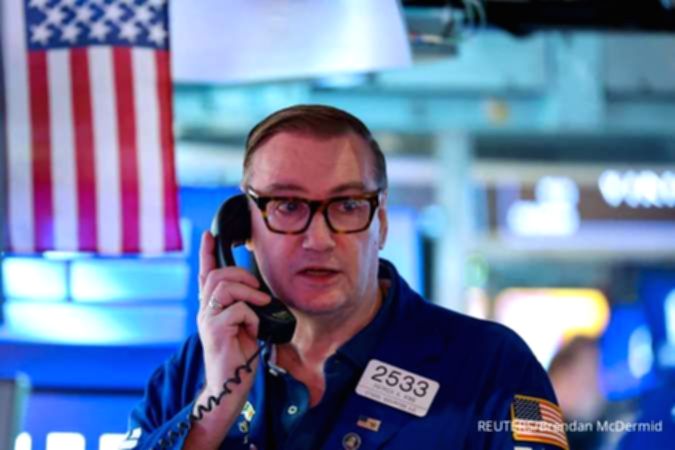 Wall Street Melemah, Aksi Jual Saham Semikonduktor Kembali Tekan Pasar