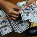Subsidi BBM Bengkak, Malaysia Terbitkan Obligasi Dolar Perdana dalam Lima Tahun