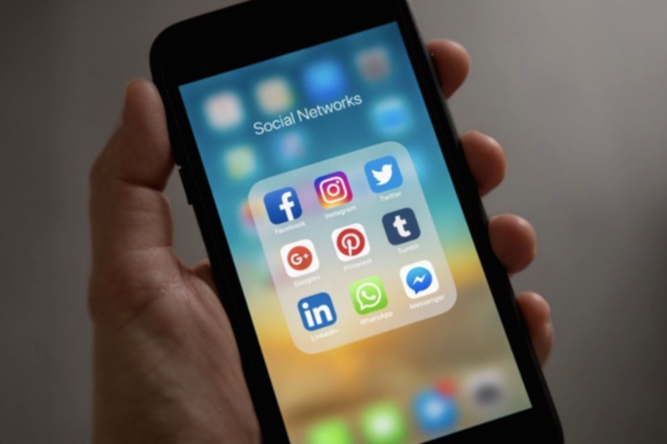 Cegah Anak Palsukan Usia, Platform Medsos Diusulkan Gunakan Sidik Jari