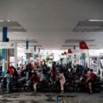 Strategi Pertamina Urai Antrean Panjang BBM di Medan hingga Palembang