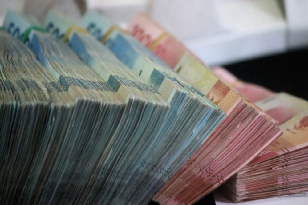 Saham Bank Mandiri Melemah di Sesi I, Dipicu Pemblokiran Rekening?