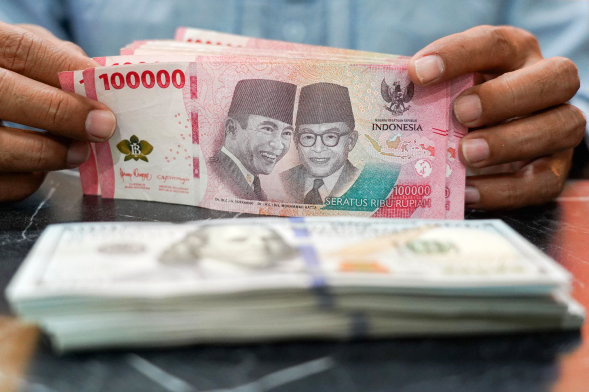 Rupiah Menguat Usai Trump Batalkan Rencana Serangan ke Iran