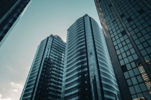 5 Faktor Utama yang Mempengaruhi Valuasi Saham Selain Laba Perusahaan