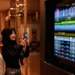 IHSG Menguat ke Level 6.548, Investor Borong Saham DSSA, BBCA, TPIA