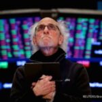 Dow Jones Cetak Rekor, Nasdaq Tertekan Aksi Jual Saham Teknologi