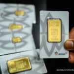 Harga Emas Antam Hari Ini Turun Rp 20.000 Per Gram