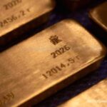 Harga Emas Bertahan di Level Tertinggi, Simak Pemicu Utamanya
