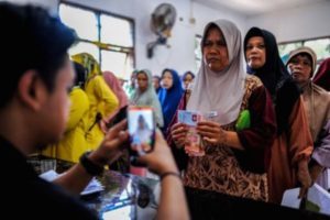 Pemerintah Siapkan Bansos Tunai Rp 5,4 Juta, Simak Rinciannya