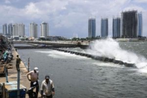 Danantara Kebut Proyek Strategis Mobil Listrik hingga Giant Sea Wall