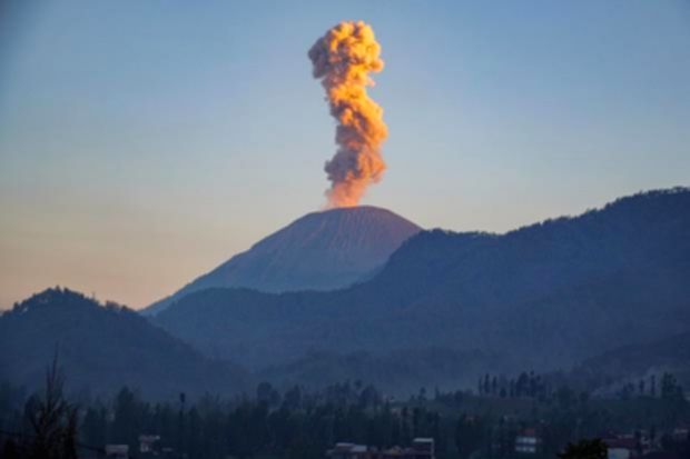 Penyebab Empat Gunung Berapi di Indonesia Erupsi Secara Bersamaan