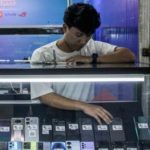 3 Hal Penting Diperhatikan Konsumen Sebelum Beli HP Saat Harga Naik