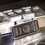 Harga Logam Mulia Terkoreksi, Analis Sarankan Strategi Akumulasi Bertahap