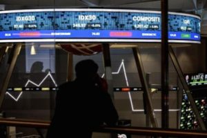 IHSG Merosot 1,33% Saat Transaksi Crossing Saham VICI Rp1,25 Triliun